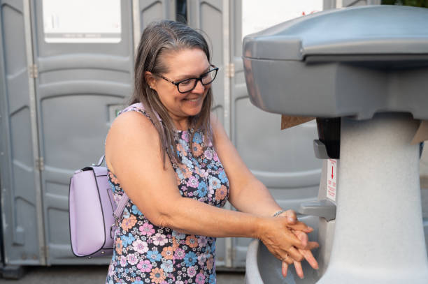 Portable Toilet Options We Offer in Taft Mosswood, CA